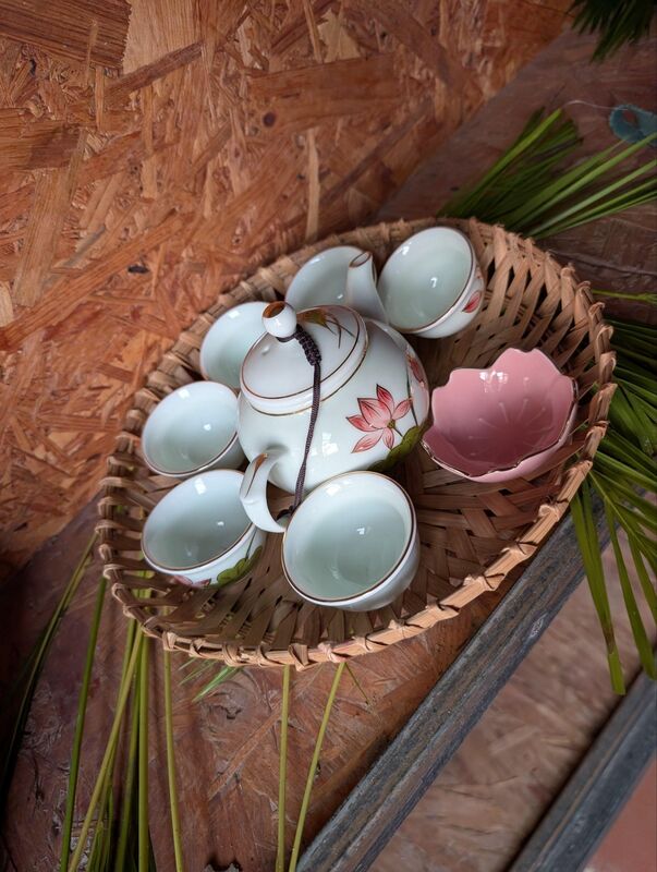 Lotus porcelain set